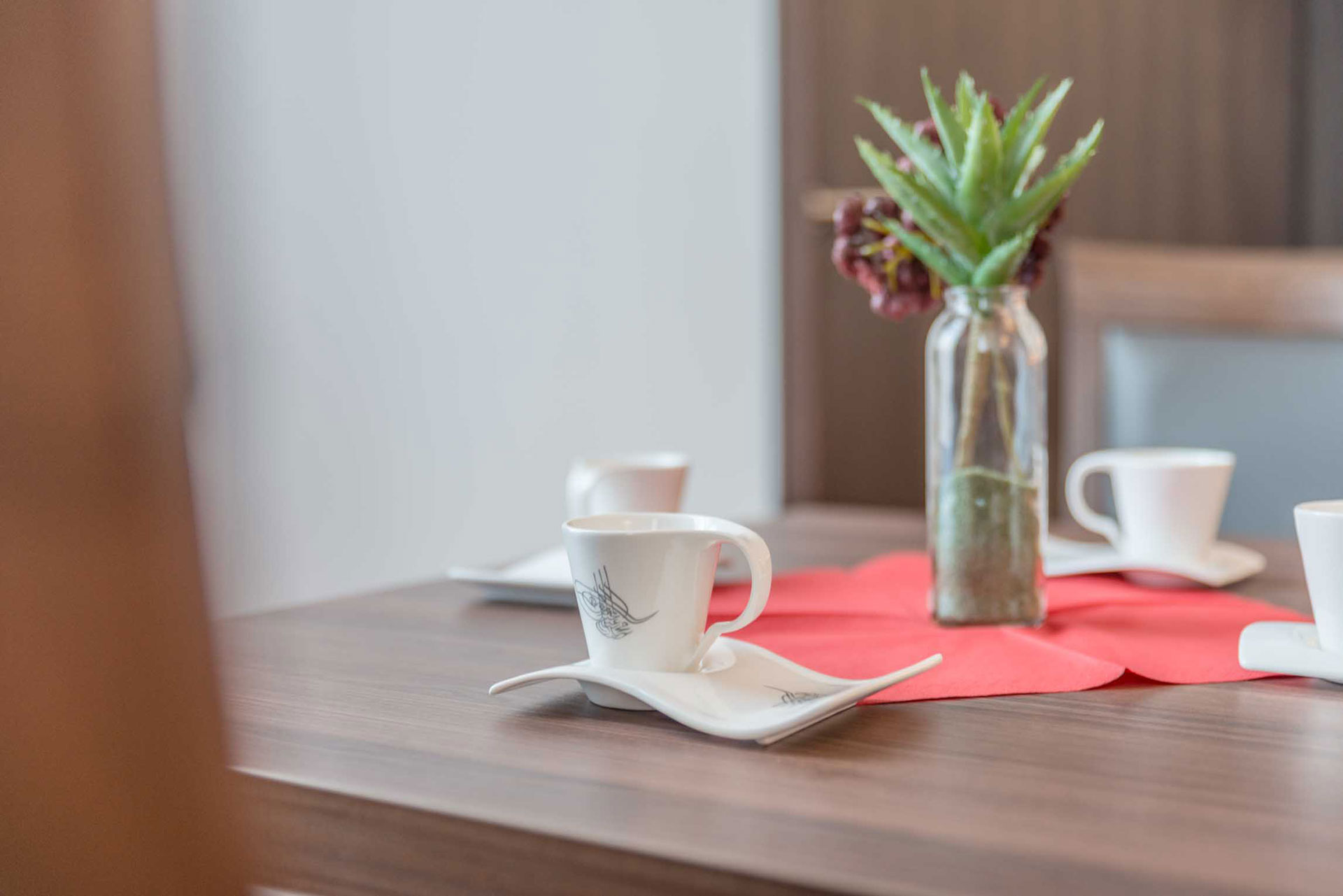 Stilvolle Atmosphäre im Innenbereich des Hotels