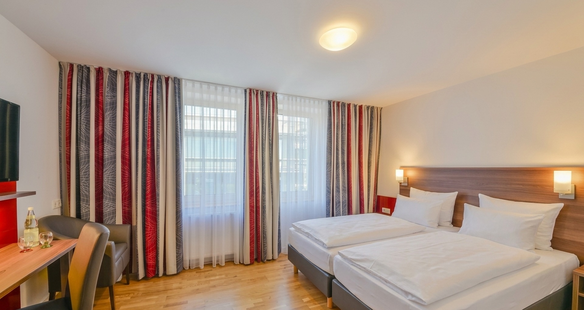 Komfortables Doppelzimmer mit Doppelbett